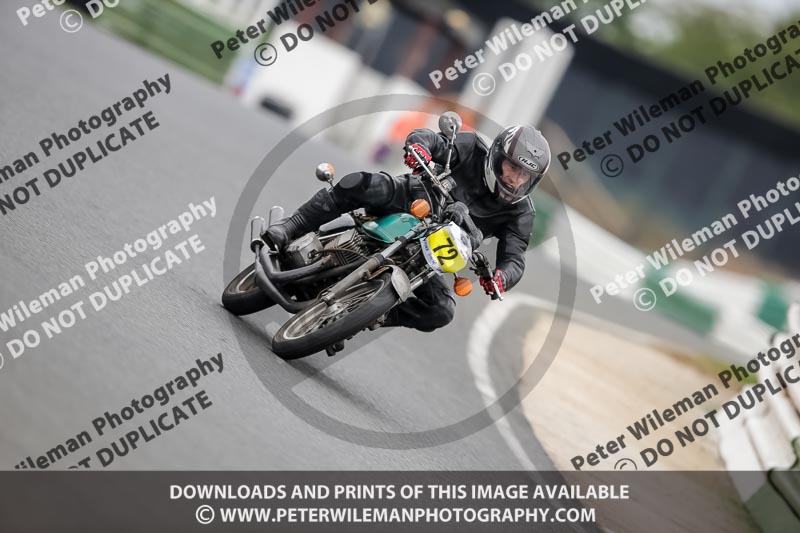 Vintage motorcycle club;eventdigitalimages;mallory park;mallory park trackday photographs;no limits trackdays;peter wileman photography;trackday digital images;trackday photos;vmcc festival 1000 bikes photographs